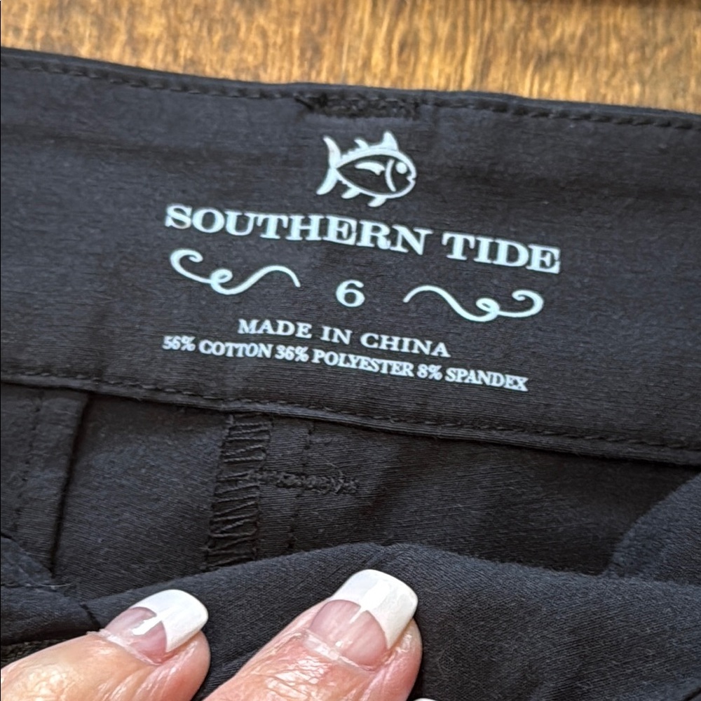 SOUTHERN TIDE Black Flat Front Shorts Size 6 - Picture 9 of 13